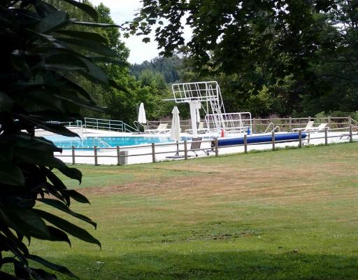 Piscine municipale d'Uzerche à Uzerche. photo 4